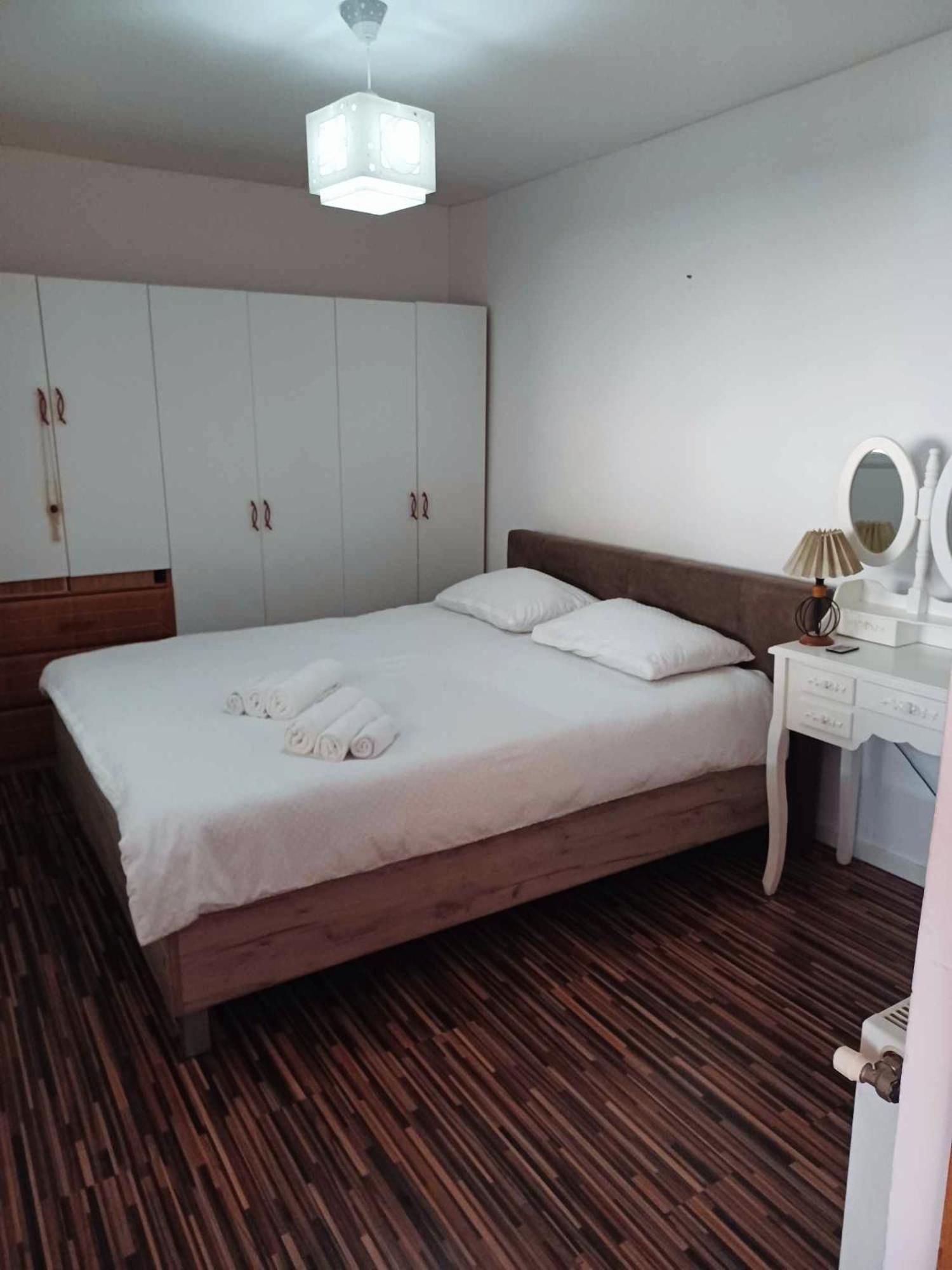 Appartamento Parc Side Apartament Bistriţa Esterno foto